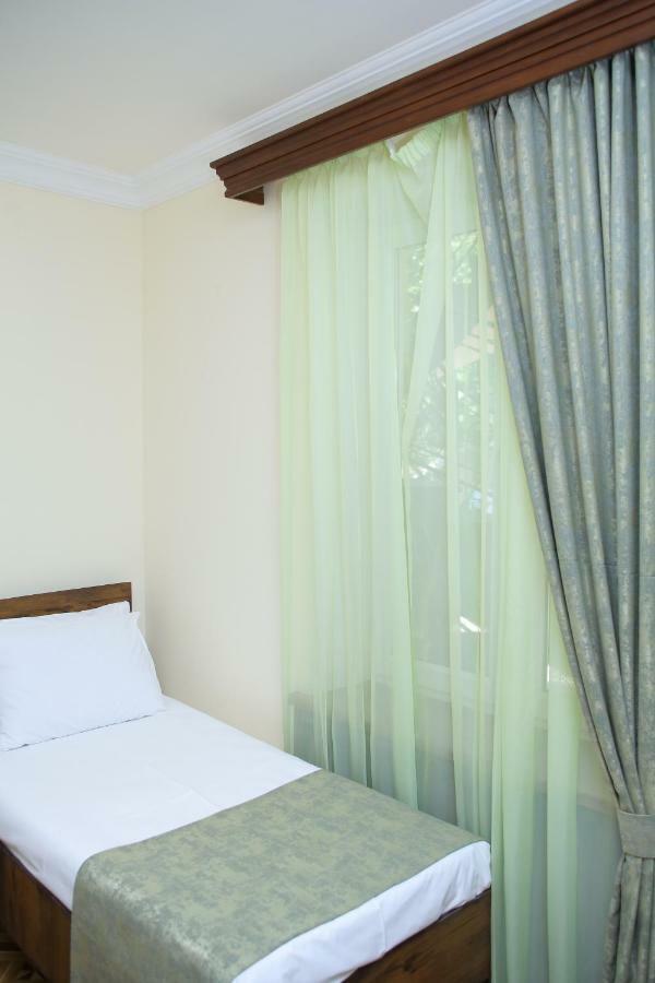 Hotel Red 3*
